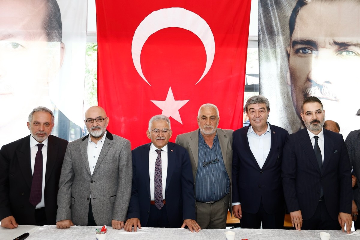AK PARTİ TALAS İLÇE TEŞKİLATINDA BAYRAMLAŞMA